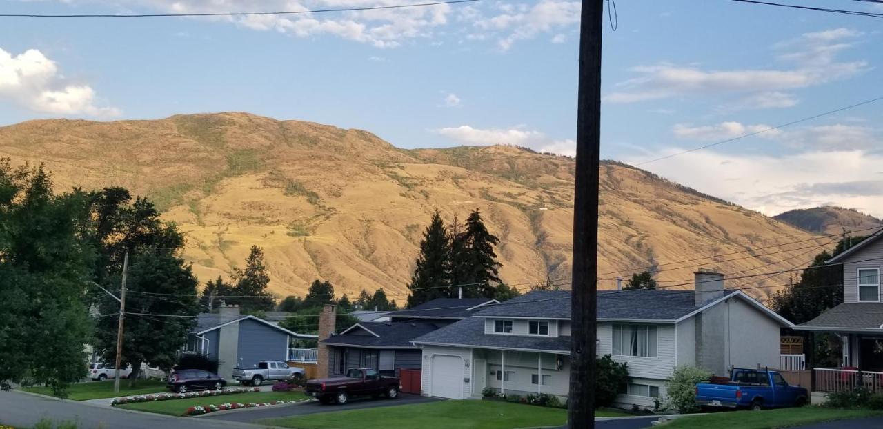 Charming - 2 Bedrooms Suite, 1 Full Bath & Family Room Kamloops Exterior foto