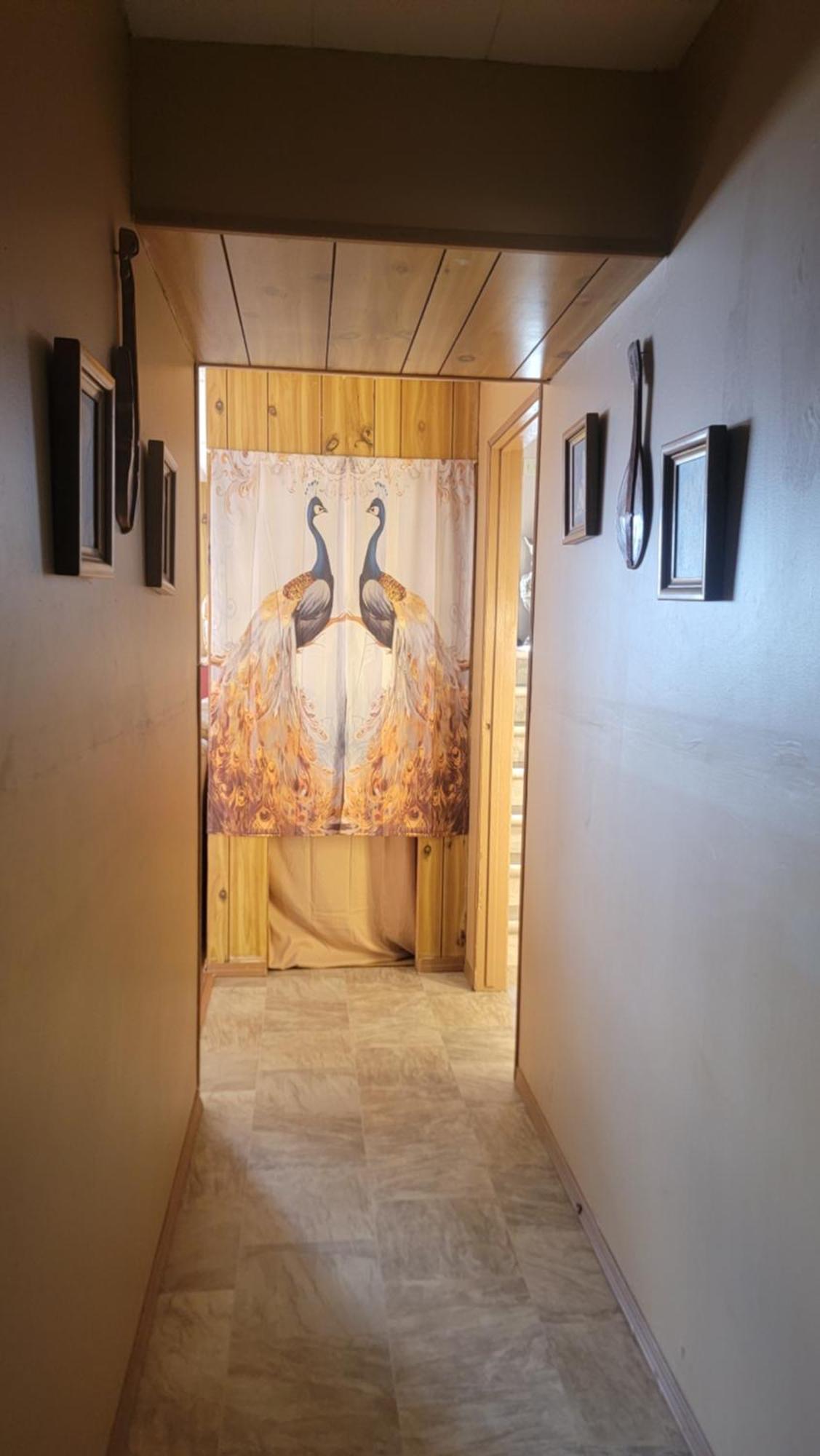 Charming - 2 Bedrooms Suite, 1 Full Bath & Family Room Kamloops Exterior foto