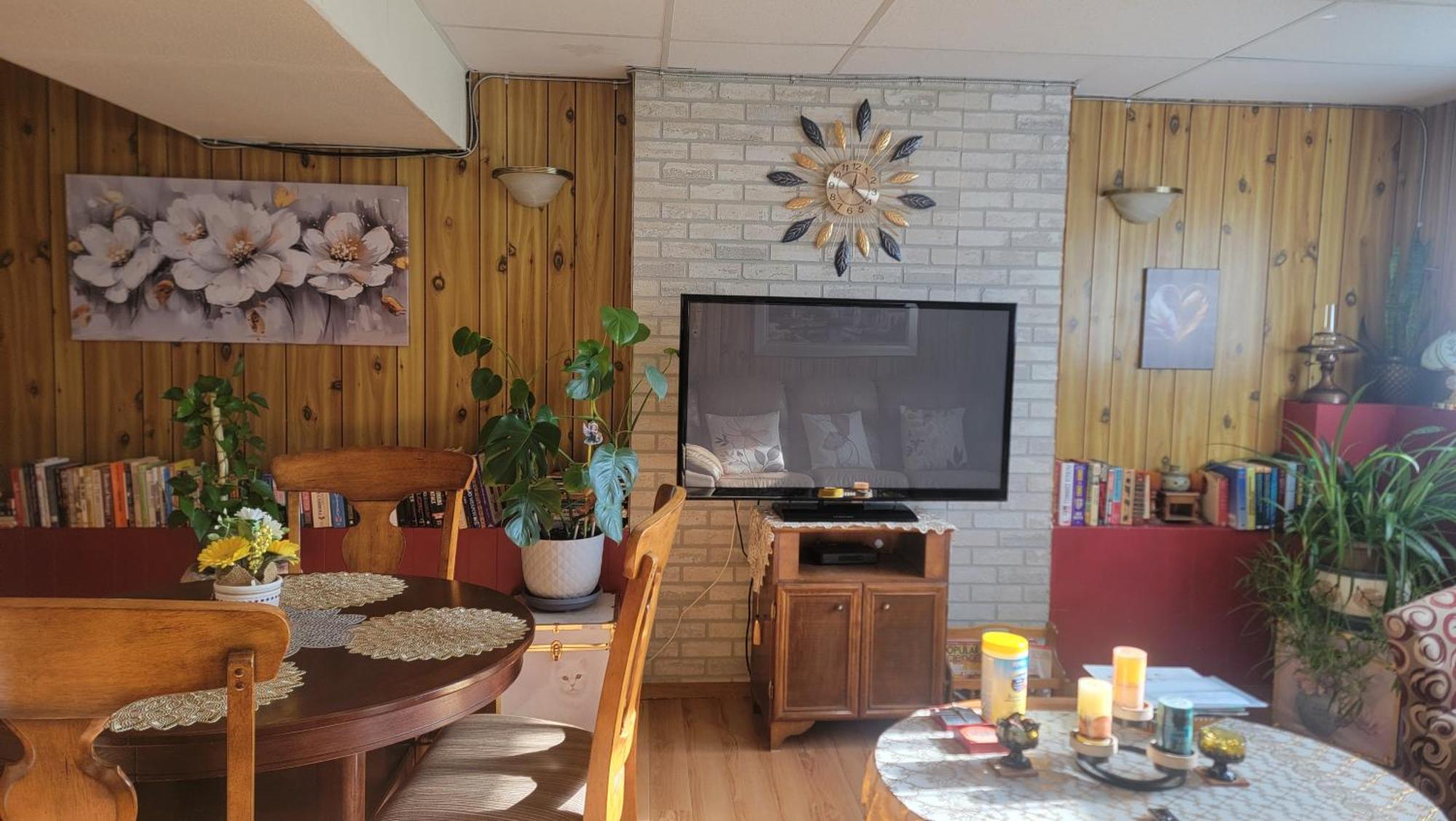 Charming - 2 Bedrooms Suite, 1 Full Bath & Family Room Kamloops Exterior foto